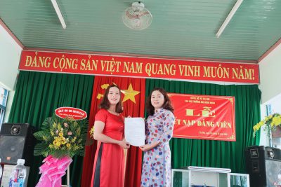 Lễ kết nạp Đảng viên cho đồng chí Lưu Thị Lan ngày 29/12/2020